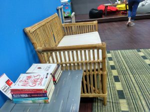 Tempat buku di EV Hive