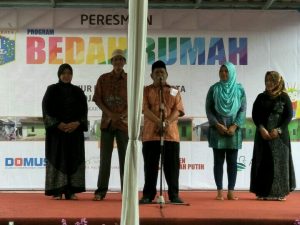 Testimoni dari Warga Cilincing dalam acara peresmian Program Bedah Rumah