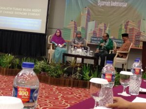 Sesi diskusi Lokalatih Tunas Muda Agent of Change Ekonomi Syariah bersama Prof. DR. H Muhammadiyah Amin M.Ag