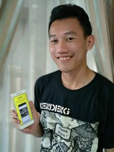 Saya saat menggunakan Aplikasi Gawe