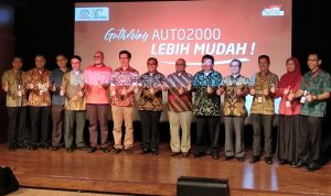 CEO dan Jajaran Manager Operational Auto 2000 pada acara Gathering Auto2000 Lebih Mudah
