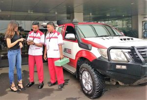 Petugas Toyota Home Service
