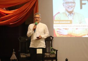 Bapak Rudi Kamdani dalam peluncuran Asuransi Bebas Tawakkal