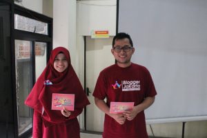 MC dari Blogger Jakarta, Windi Saras dan Riski Saputra