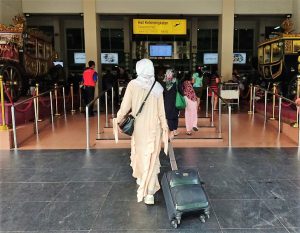 Istri saya saat melakukan perjalanan mudik