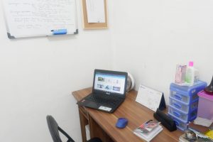 Salah satu sudut ruangan, yang dijadikan tempat kerja