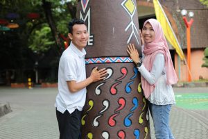 Kami masih imut banget, ya Ini waktu belum menikah