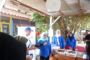 Para peserta dijelaskan tentang Bank Sampah Pulau Untung Jawa
