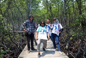 Saya dan para peserta saat di Taman Mangrove