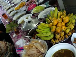 Warung Nasi Jamblang sekitar Stasiun Cirebon