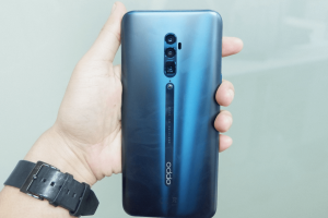 Oppo Reno 10x Zoom dari Belakang